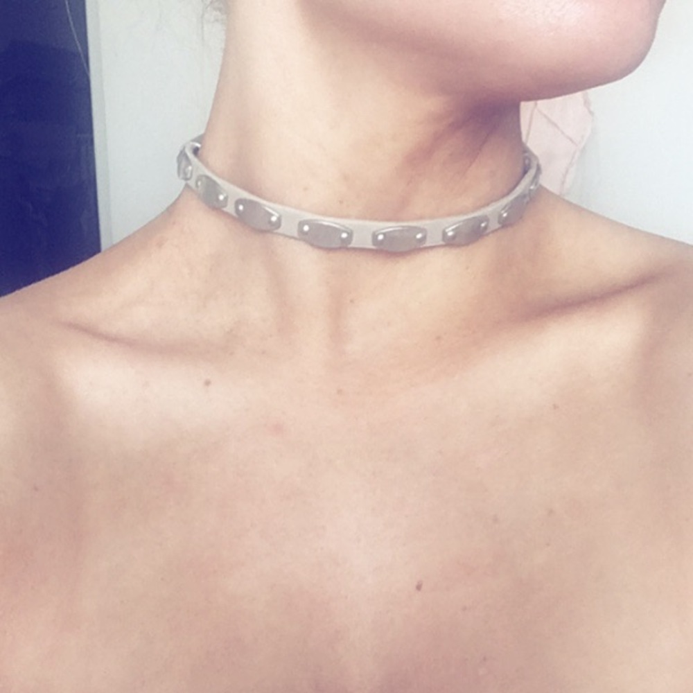 Choker necklace